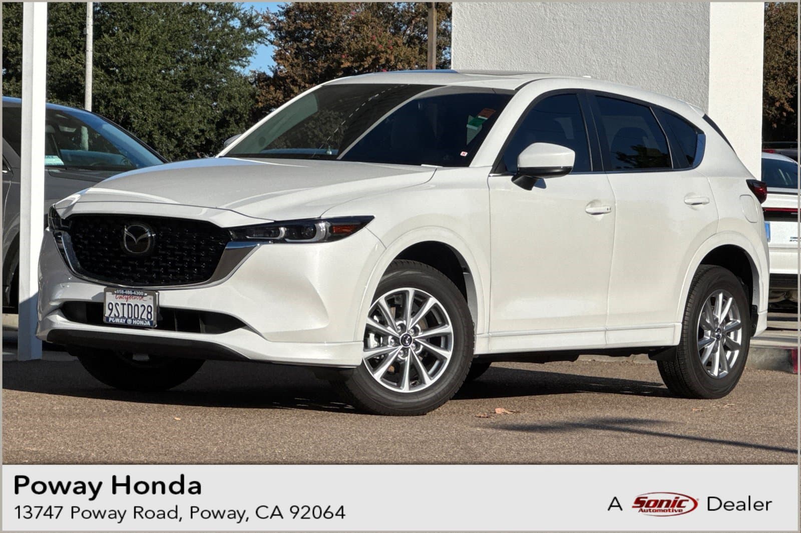 2025 Mazda CX-5 2.5 S Preferred Package — photo 1 of 34