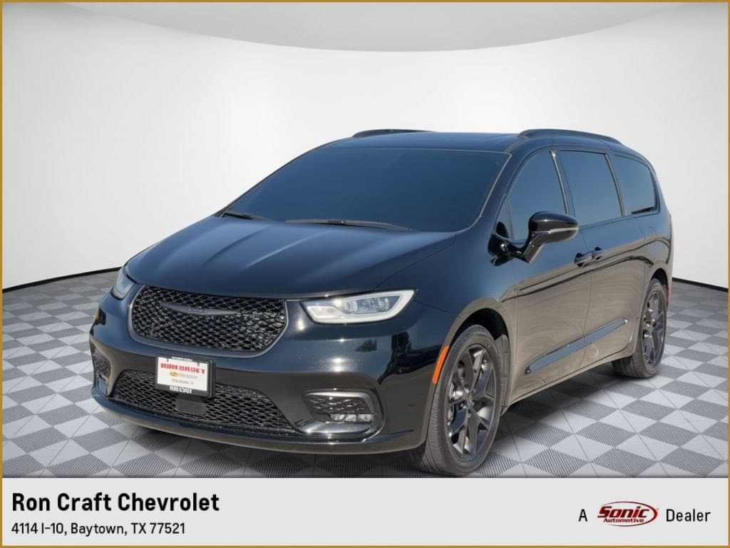 2025 Chrysler Pacifica Limited — photo 1 of 31
