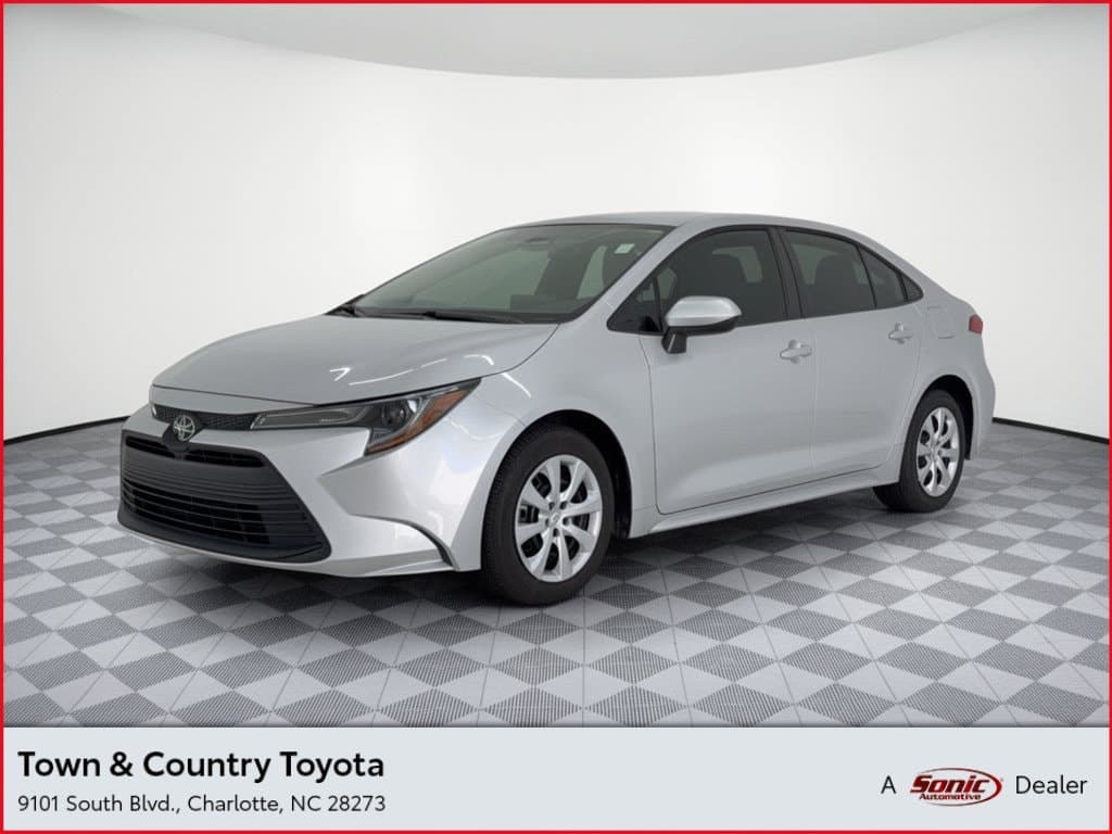 2024 Toyota Corolla LE — photo 1 of 32