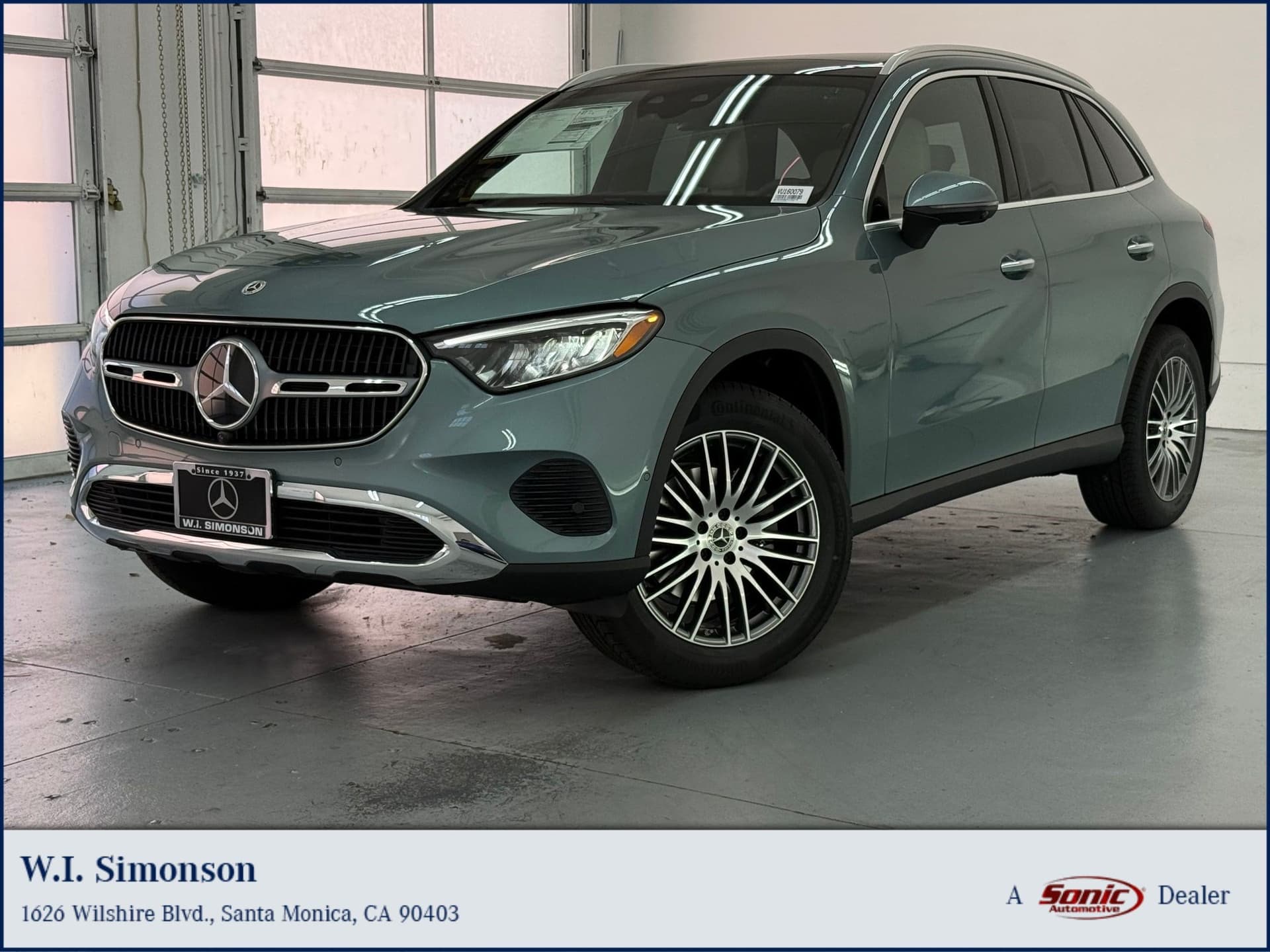 2027 Mercedes-Benz GLC GLC 300 — photo 1 of 33