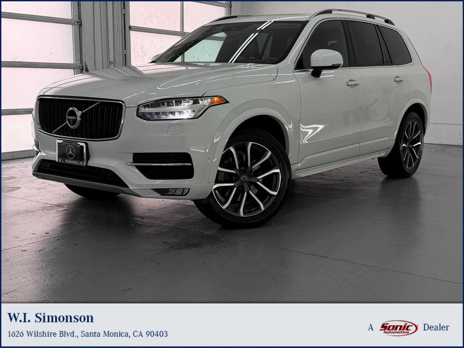 2017 Volvo XC90 Momentum — photo 1 of 33