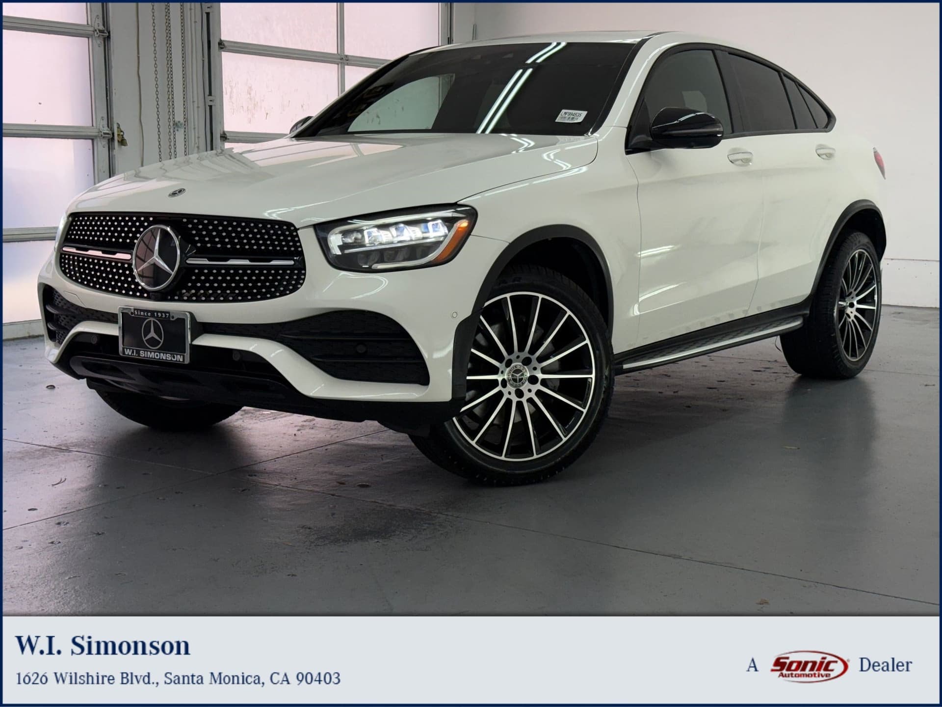 2021 Mercedes-Benz GLC GLC 300 — photo 1 of 32