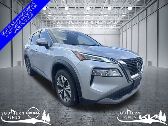 2022 Nissan Rogue SV — photo 1 of 8