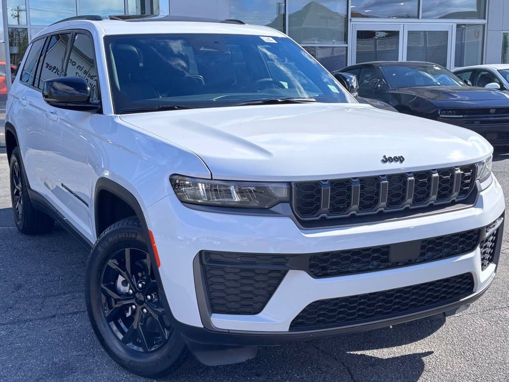 2026 Jeep Grand Cherokee L Laredo — photo 1 of 26