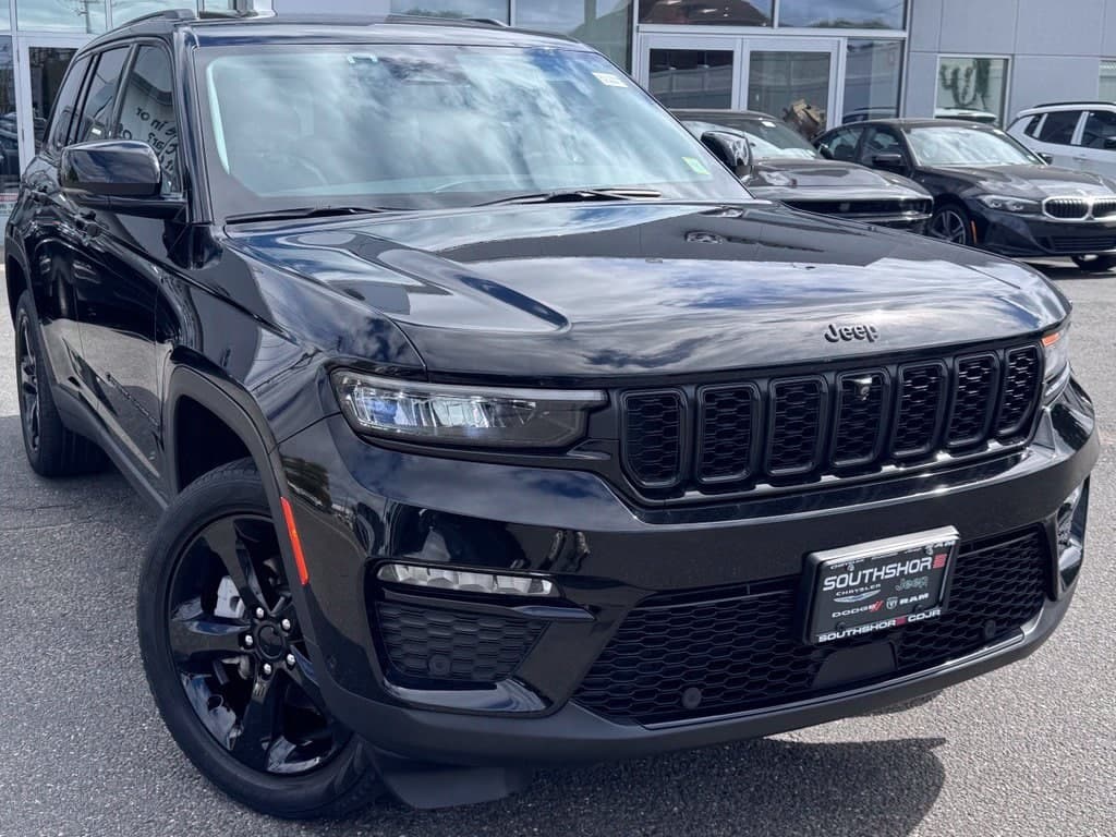 2023 Jeep Grand Cherokee Limited — photo 1 of 25