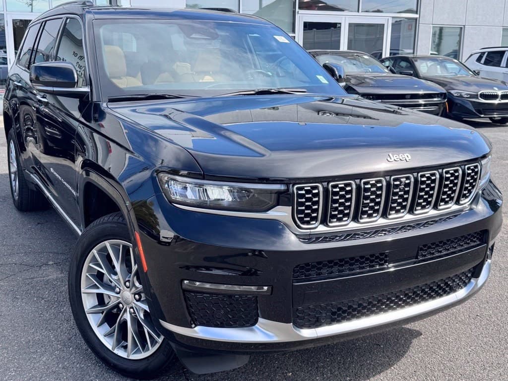 2025 Jeep Grand Cherokee L Summit — photo 1 of 29