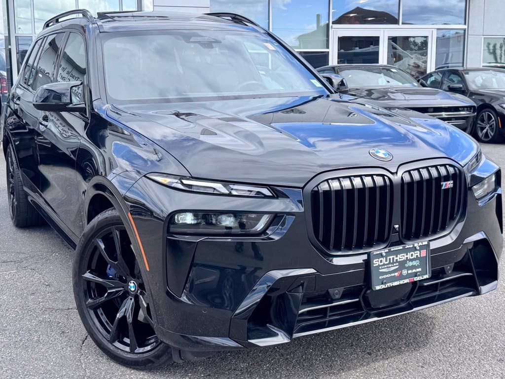 2026 BMW X7 M60i — photo 1 of 32