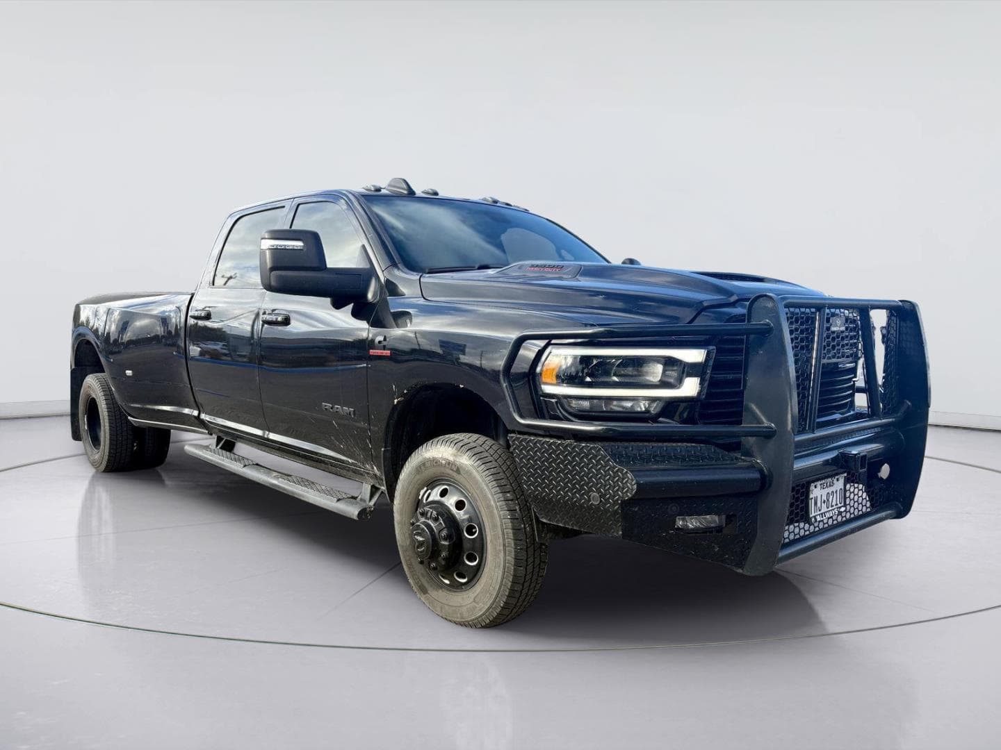 2024 RAM 3500 Laramie — photo 1 of 24