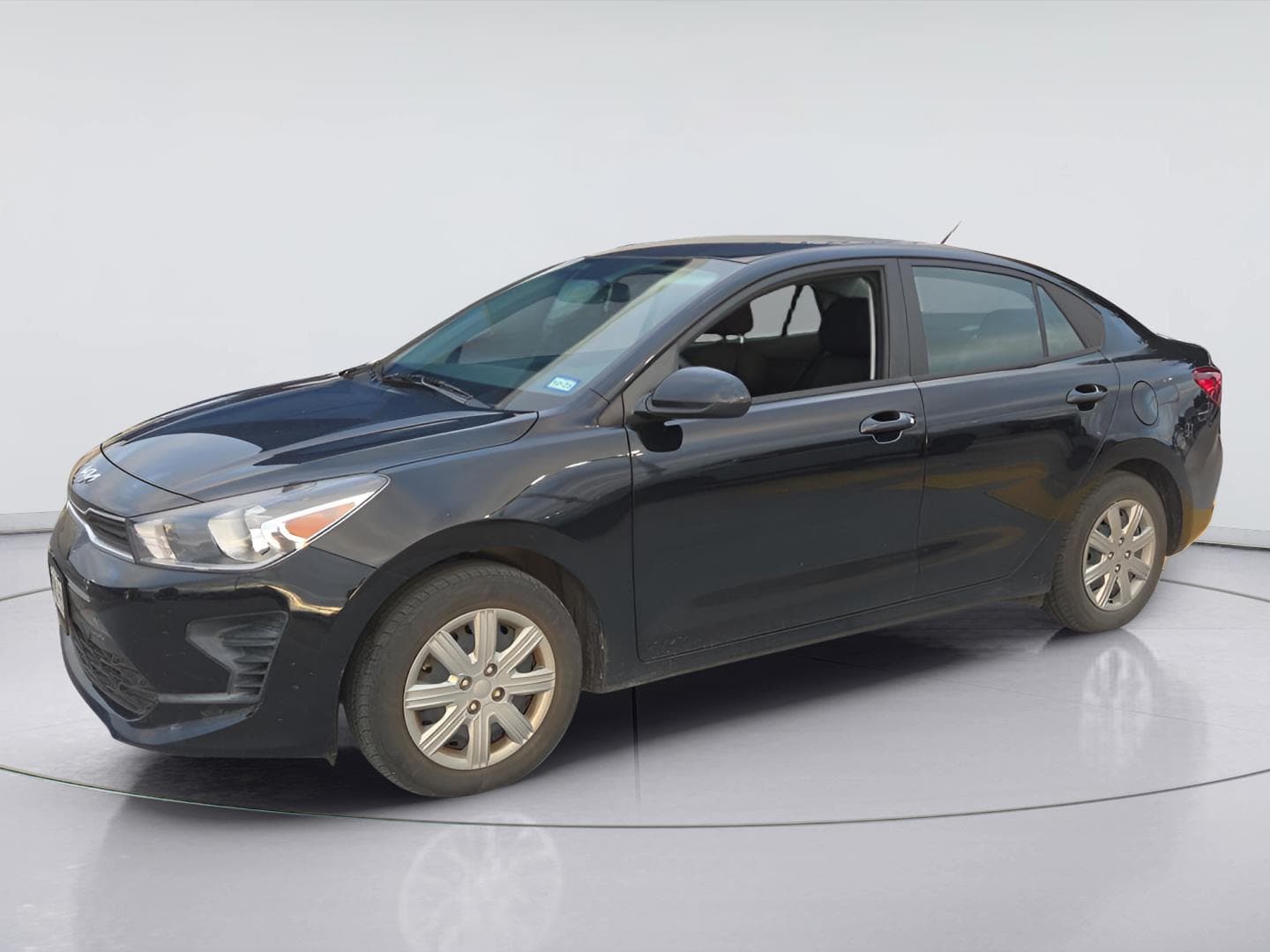 2023 Kia Rio LX — photo 1 of 3