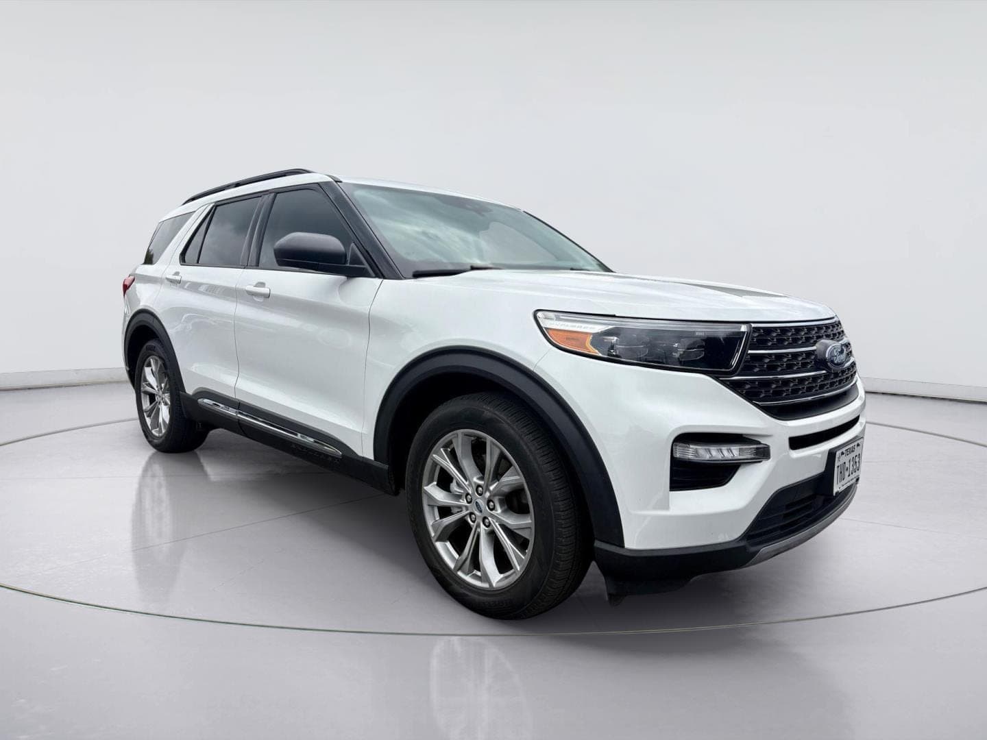 2023 Ford Explorer XLT — photo 1 of 20