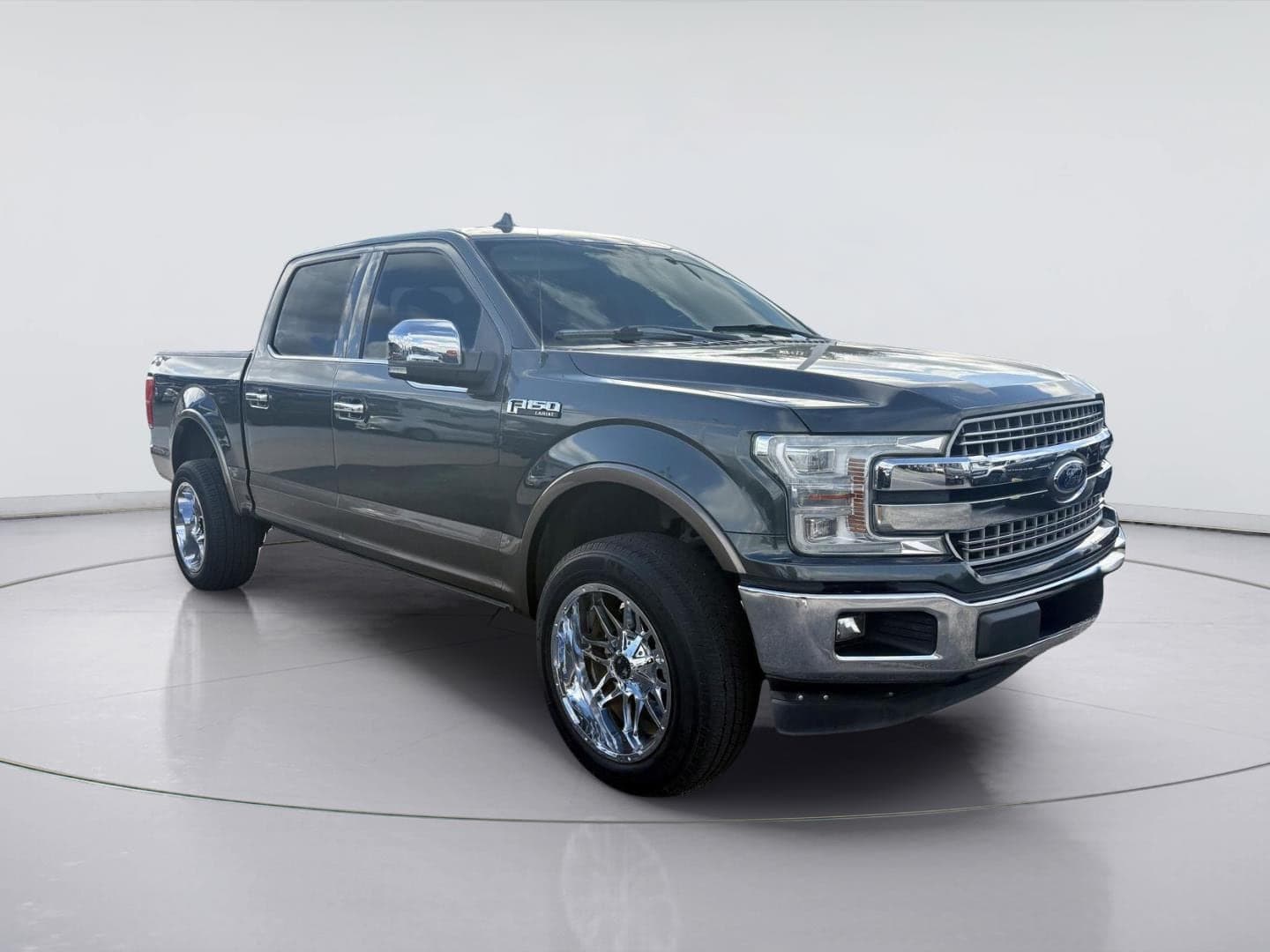 2018 Ford F-150 LARIAT — photo 1 of 20