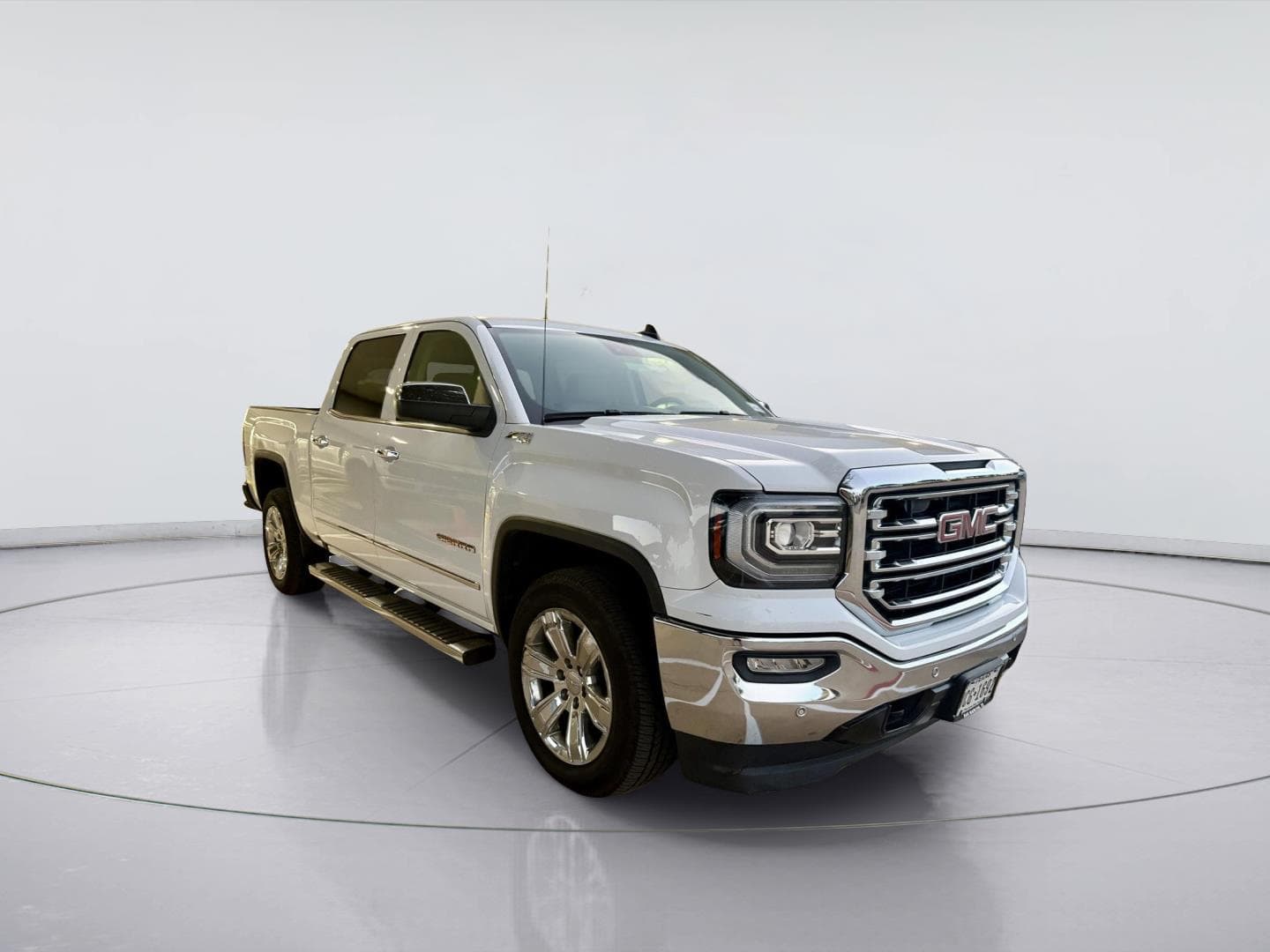 2017 GMC Sierra 1500 SLT — photo 1 of 18