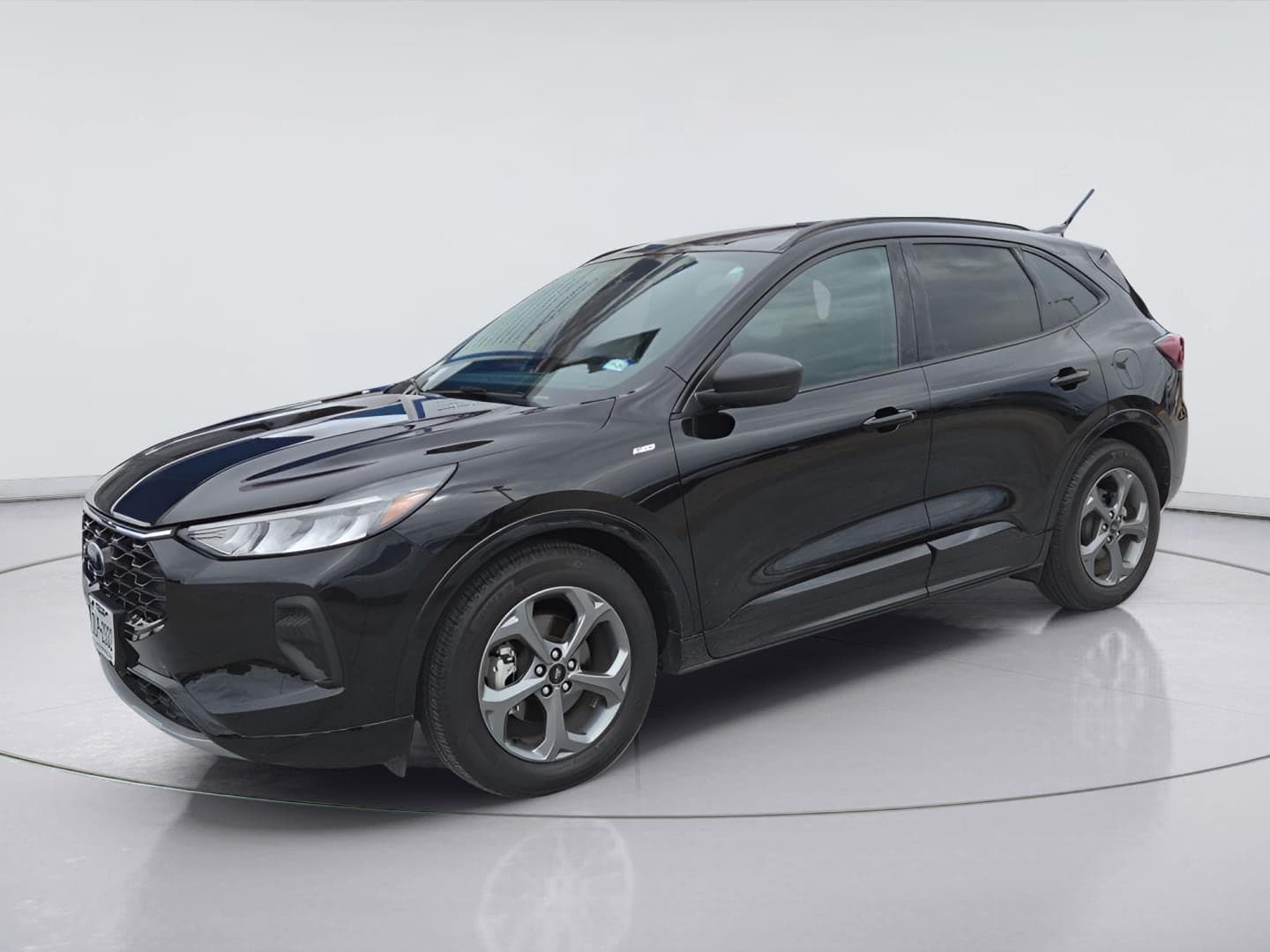 2023 Ford Escape ST-Line — photo 1 of 6
