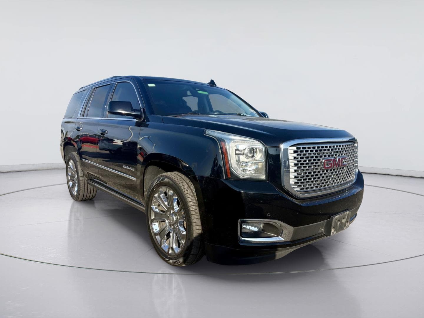 2016 GMC Yukon Denali — photo 1 of 22