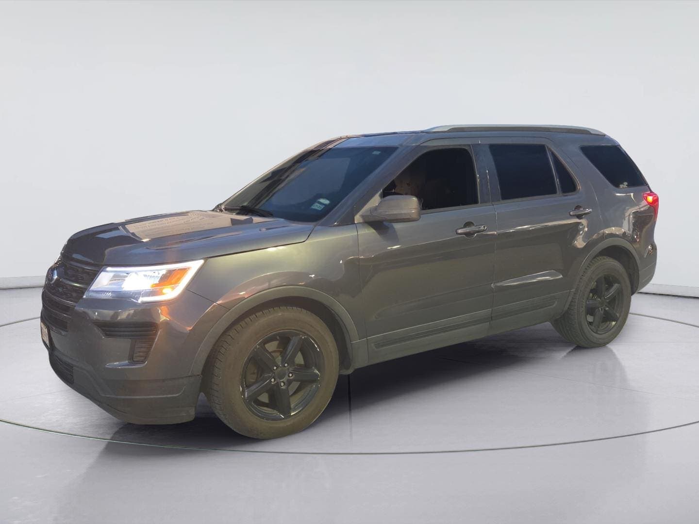 2019 Ford Explorer XLT — photo 1 of 5