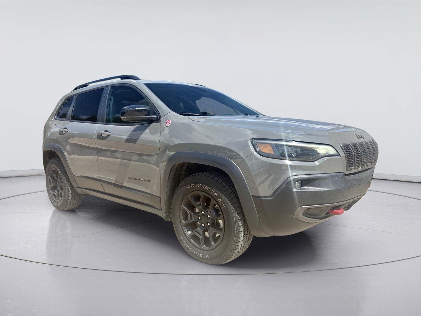 2022 Jeep Cherokee Trailhawk — photo 1 of 20