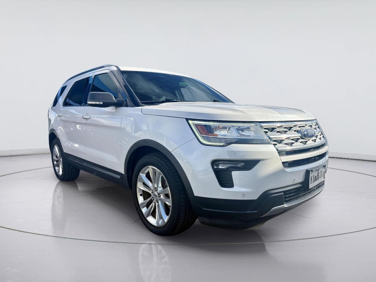 2019 Ford Explorer XLT — photo 1 of 19