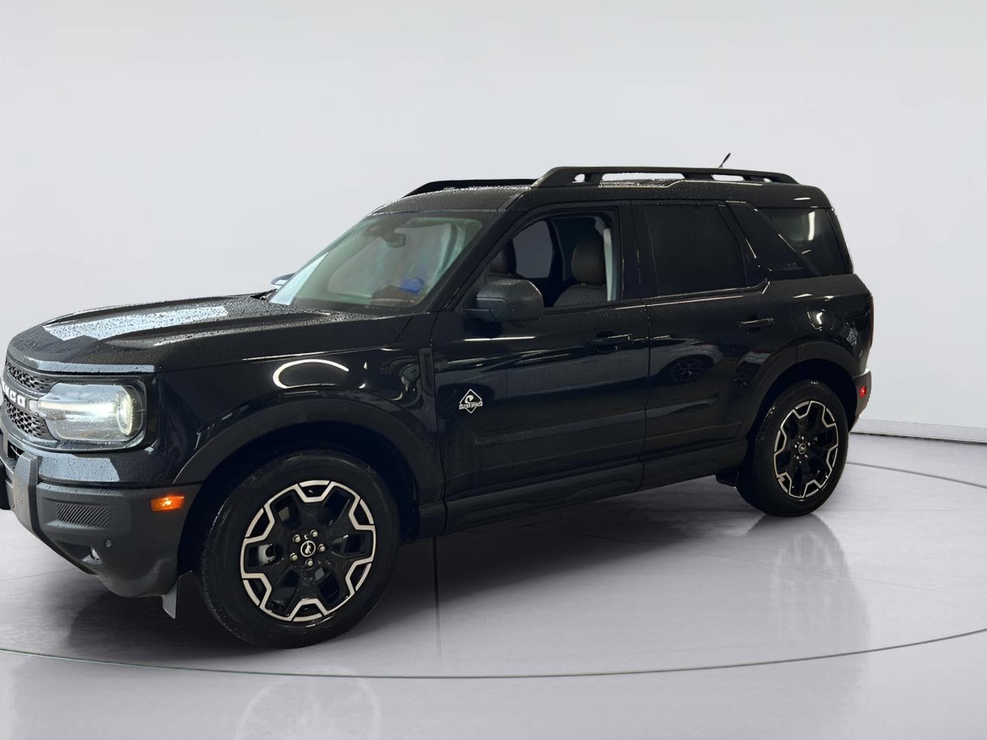 2025 Ford Bronco Sport Outer Banks — photo 1 of 2