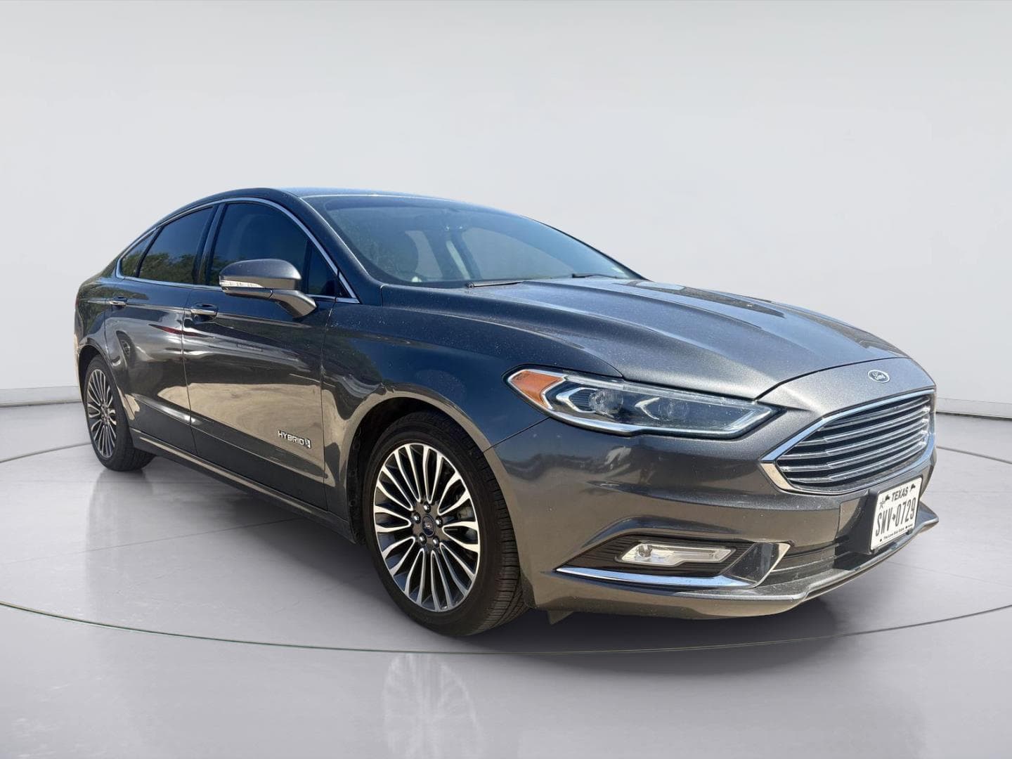 2017 Ford Fusion Hybrid Titanium — photo 1 of 17