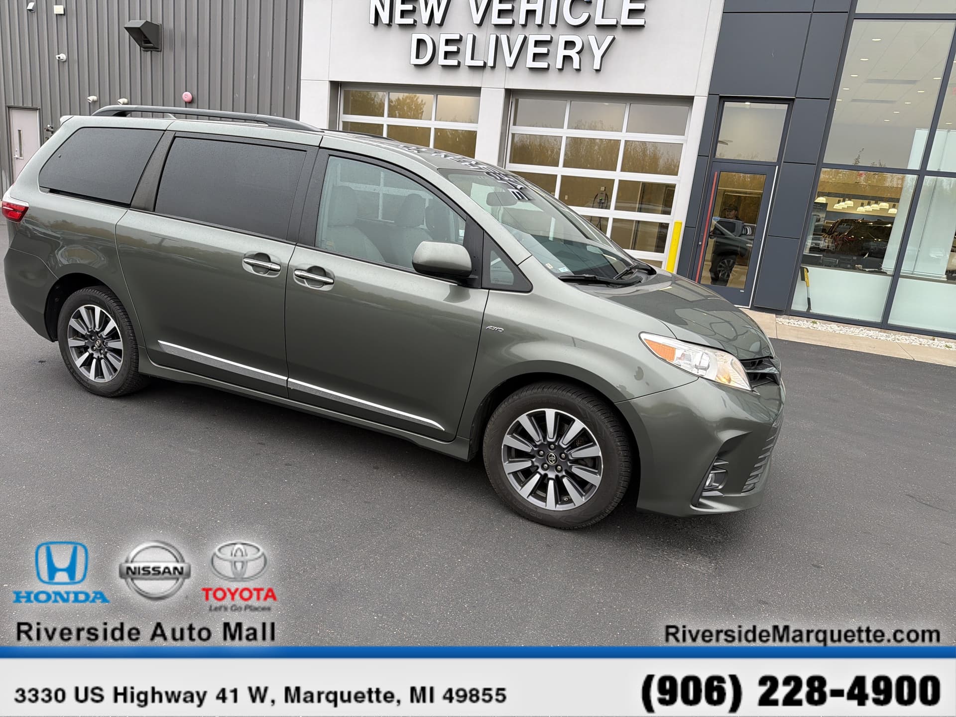 2018 Toyota Sienna Base — photo 1 of 29
