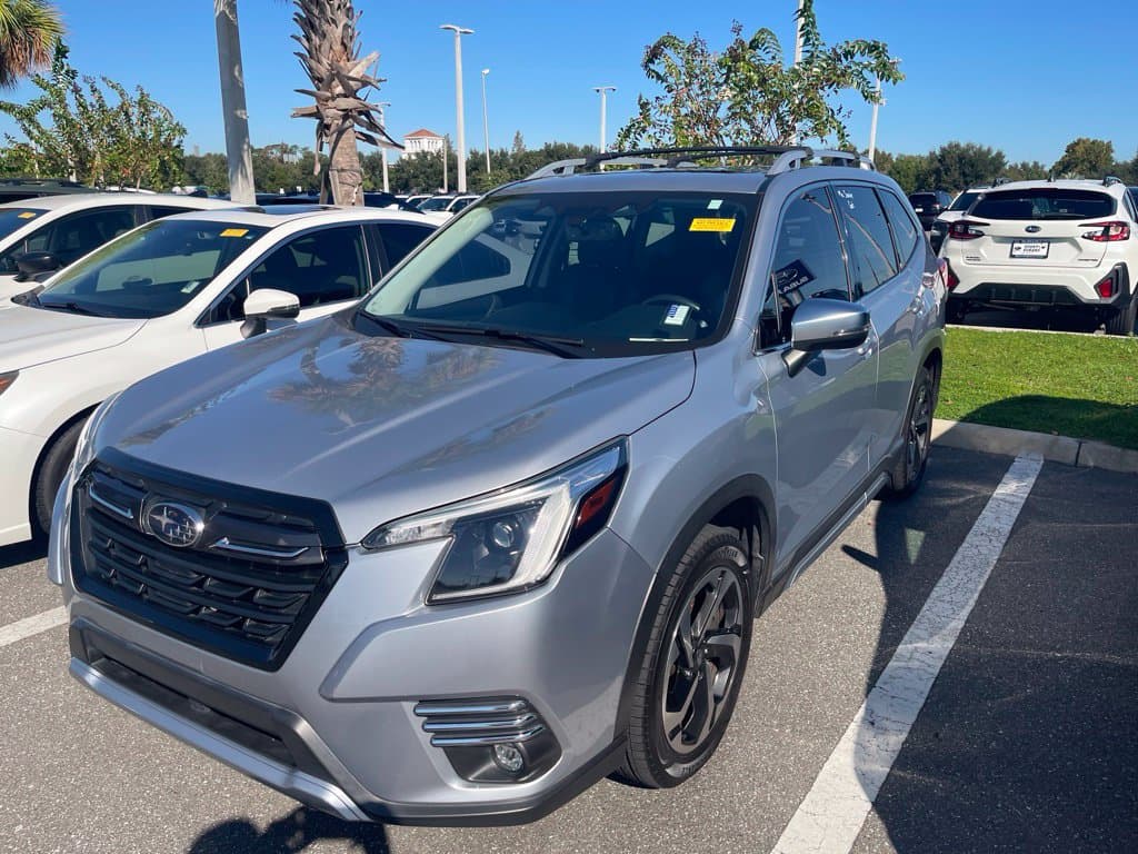 2022 Subaru Forester Touring — photo 1 of 3