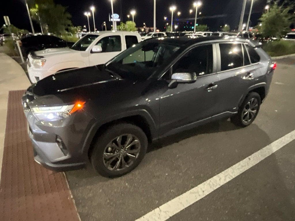 2023 Toyota RAV4 Hybrid Limited — photo 1 of 3