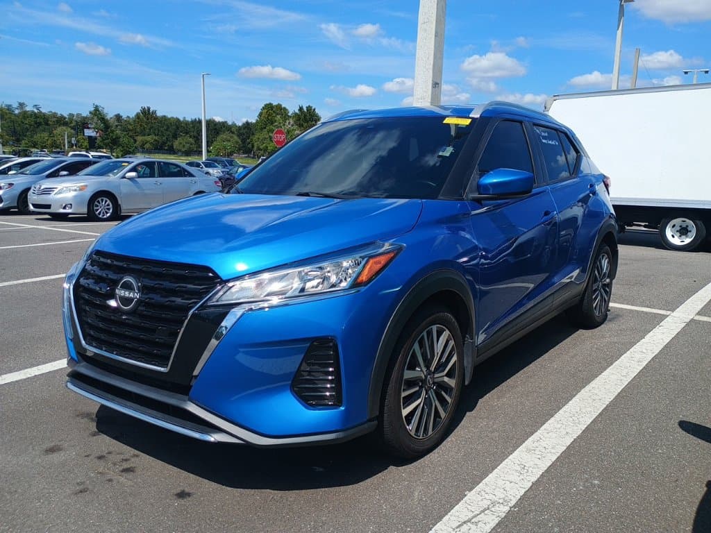 2023 Nissan Kicks SV — photo 1 of 3