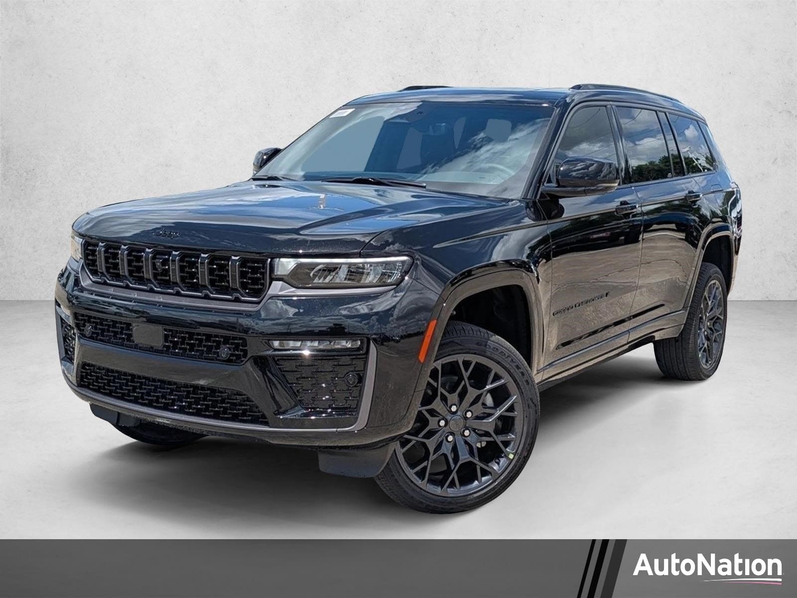 2026 Jeep Grand Cherokee L Summit — photo 1 of 21