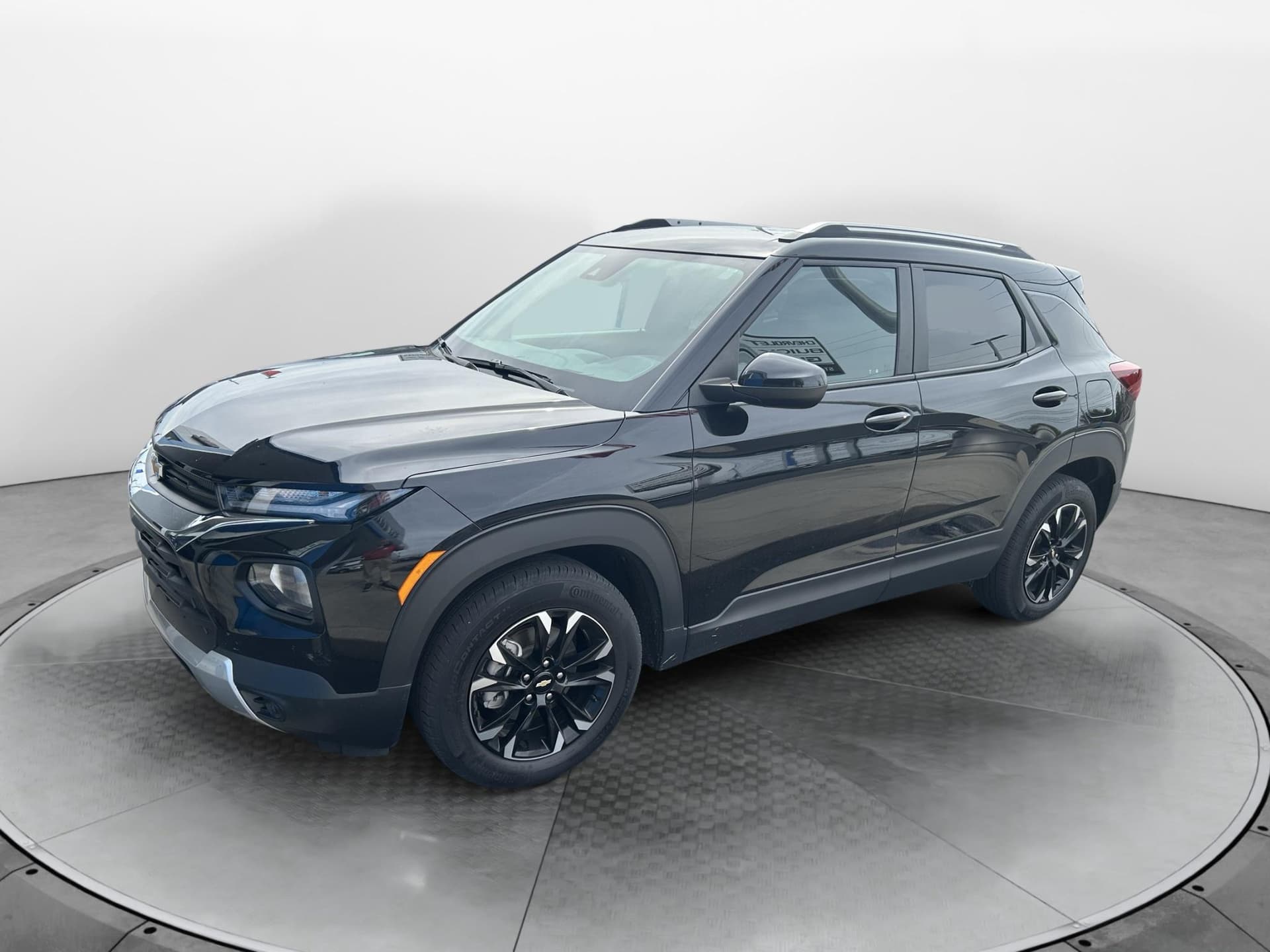 2023 Chevrolet Trailblazer LT — photo 1 of 10