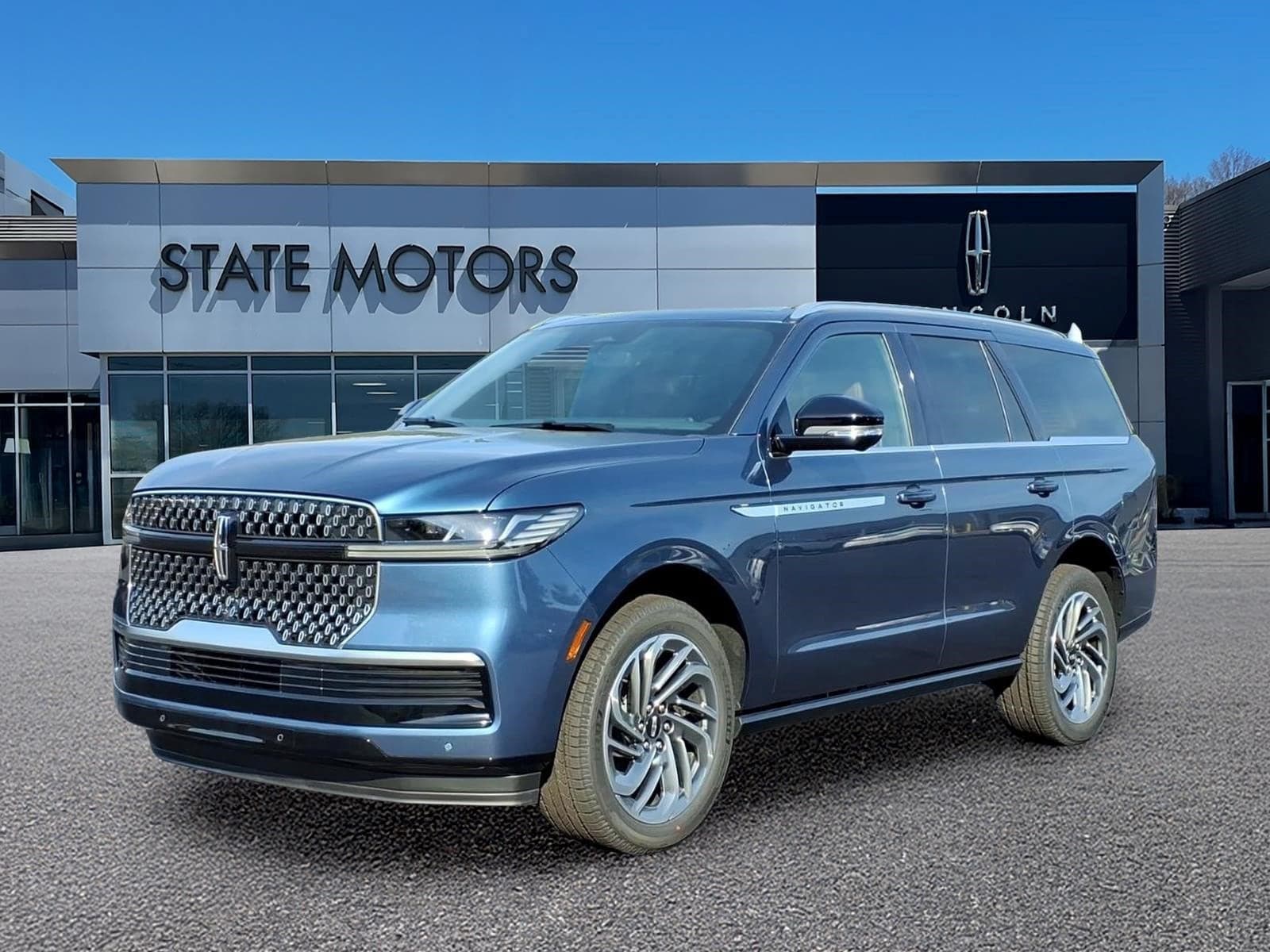 2027 Lincoln Navigator Reserve — photo 1 of 22
