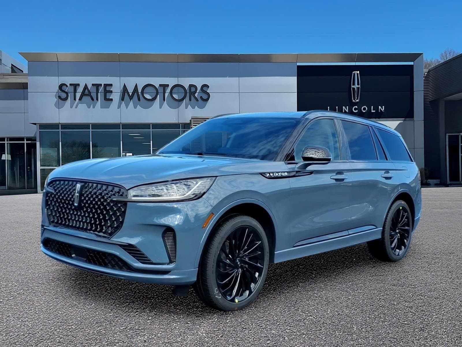 2027 Lincoln Aviator Reserve — photo 1 of 22