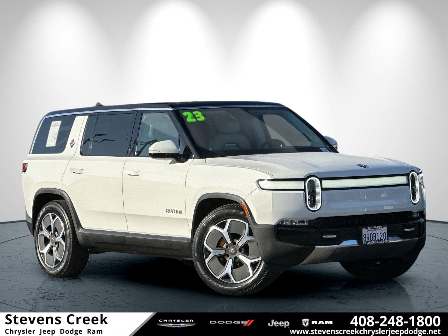 2023 Rivian R1S Base — photo 1 of 29
