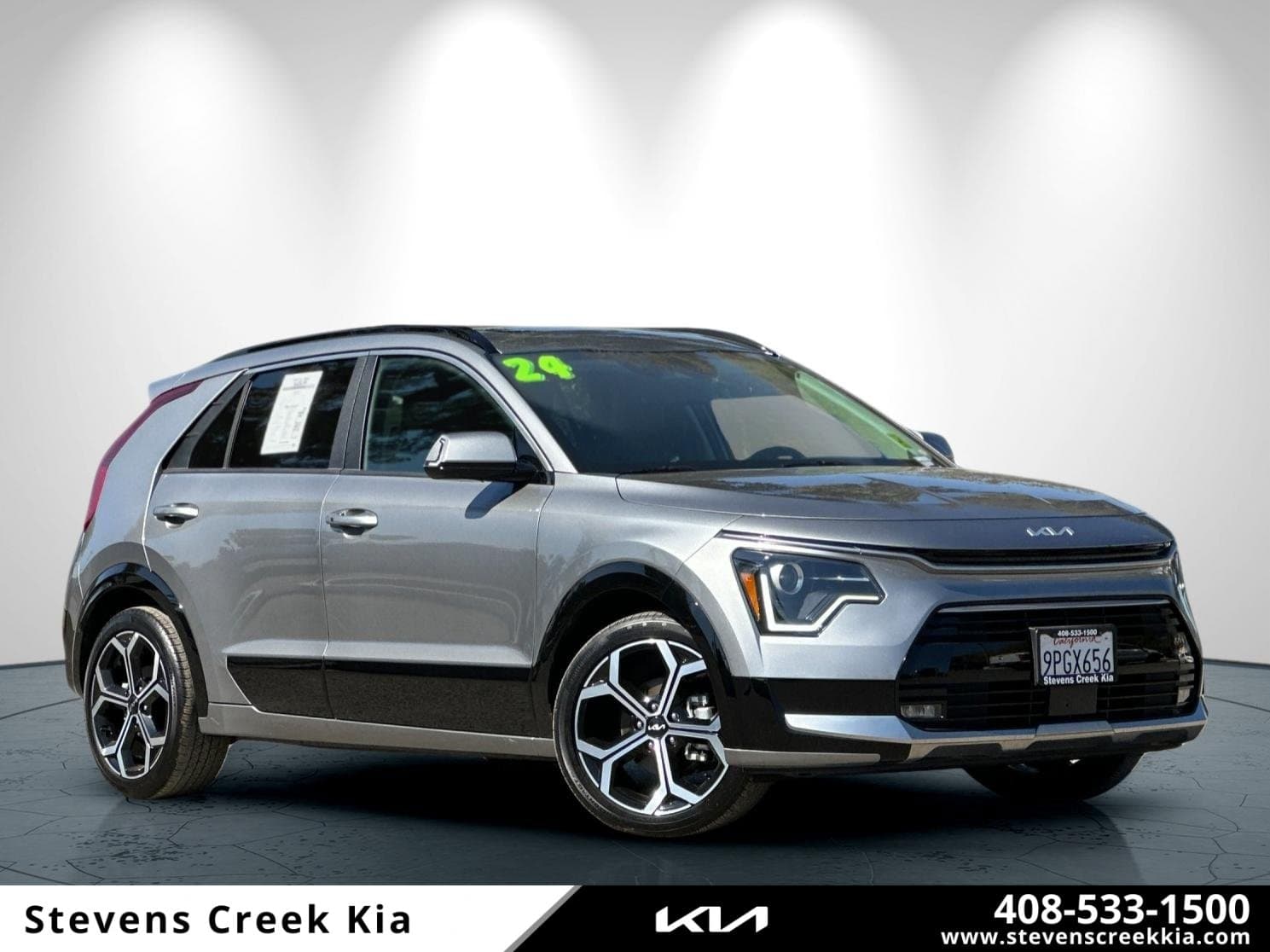 2024 Kia Niro EX Touring — photo 1 of 29