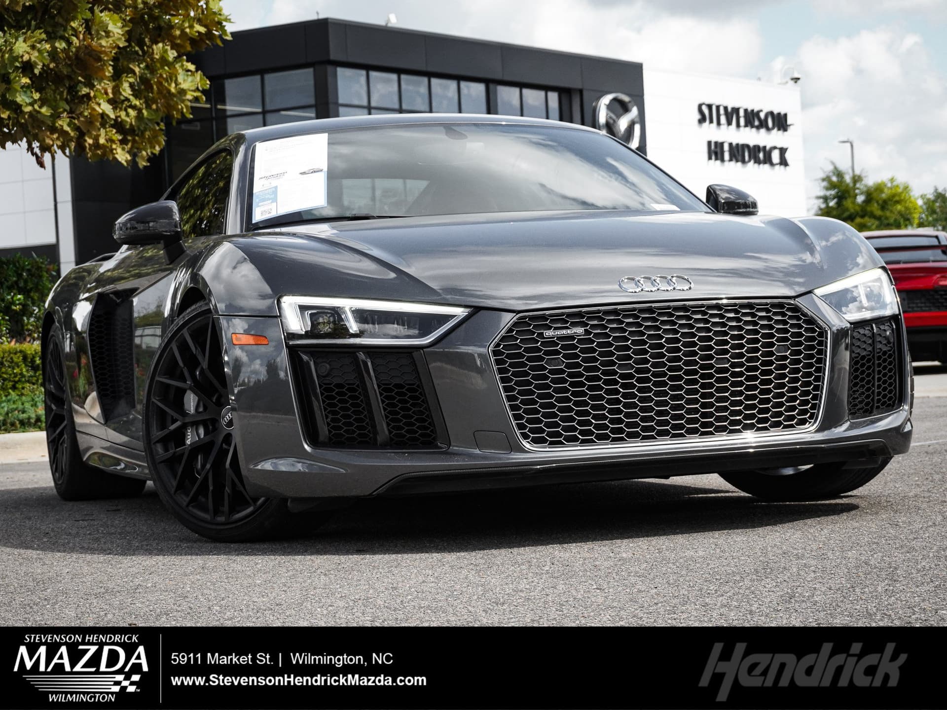 2017 Audi R8 Coupe V10 plus — photo 1 of 36