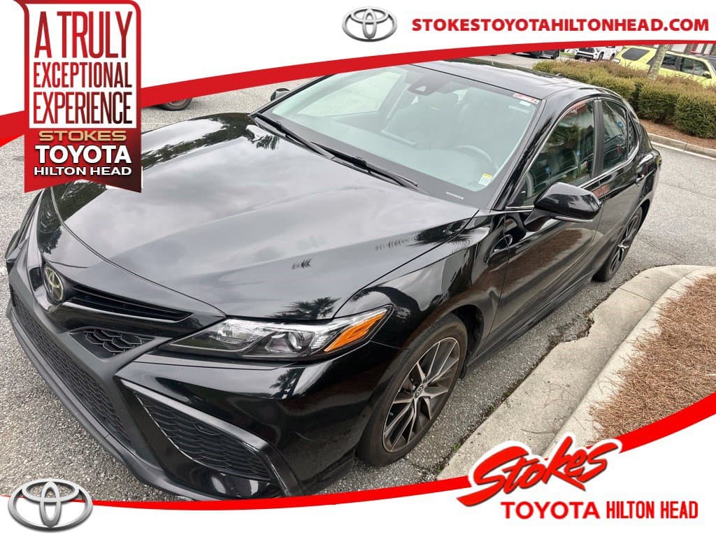 2024 Toyota Camry SE — photo 1 of 3
