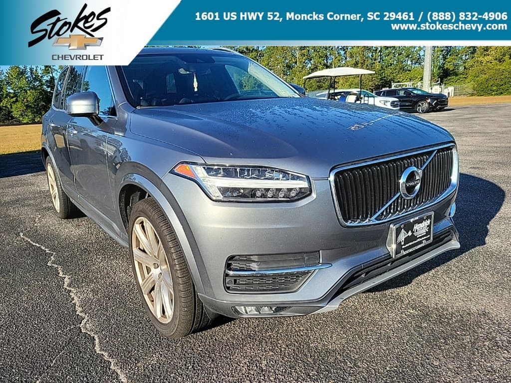 2019 Volvo XC90 Momentum — photo 1 of 13