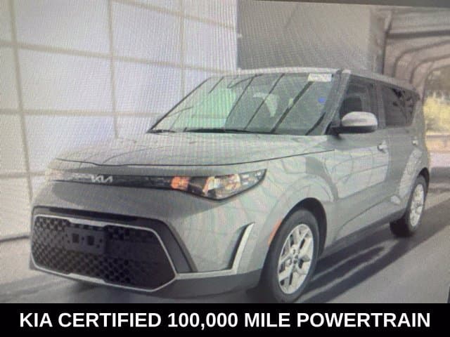 2025 Kia Soul LX — photo 1 of 9