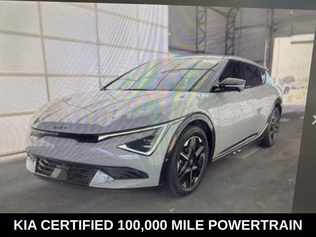 2025 Kia EV6 Base — photo 1 of 9