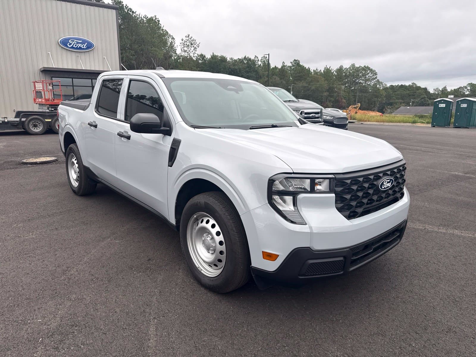 2025 Ford Maverick XL — photo 1 of 8
