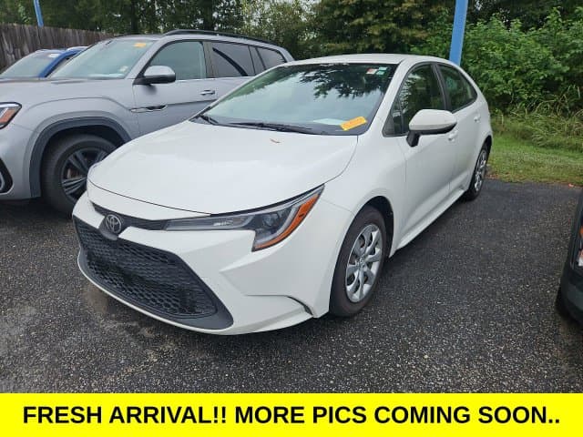 2022 Toyota Corolla LE — photo 1 of 6