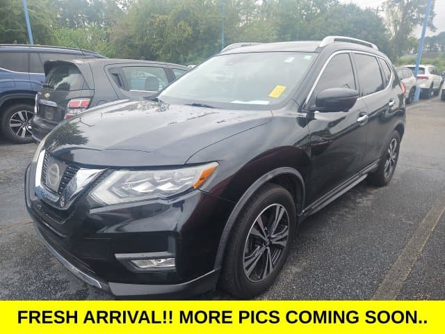 2017 Nissan Rogue SL — photo 1 of 8