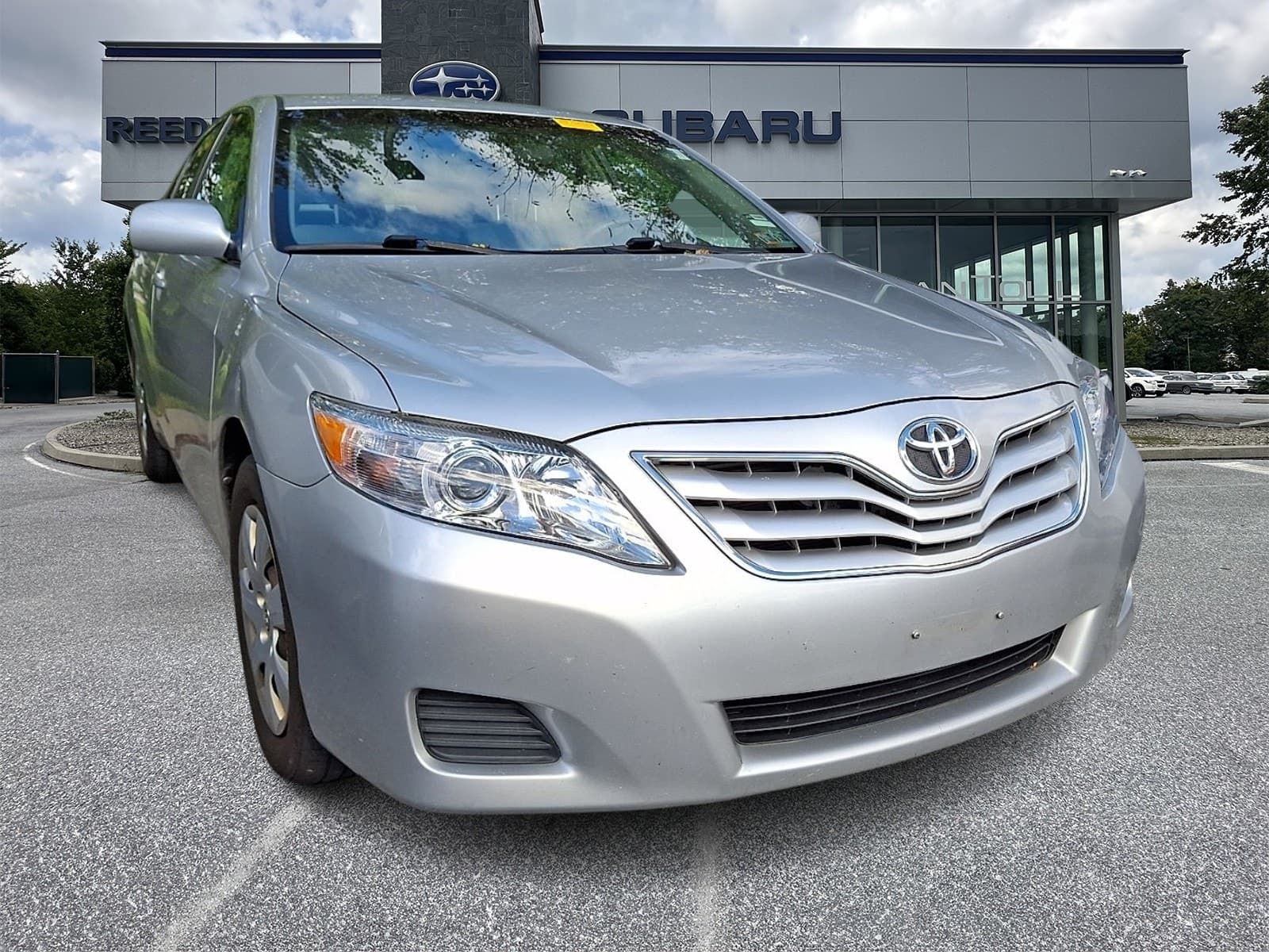 2010 Toyota Camry LE — photo 1 of 5