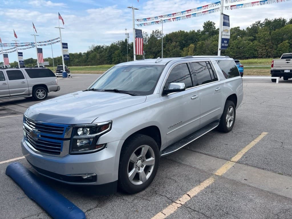 2018 Chevrolet Suburban Premier — photo 1 of 18