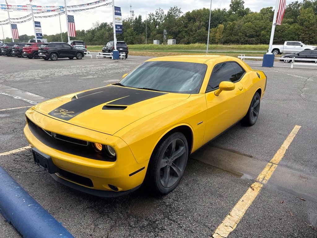 2017 Dodge Challenger R/T — photo 1 of 8