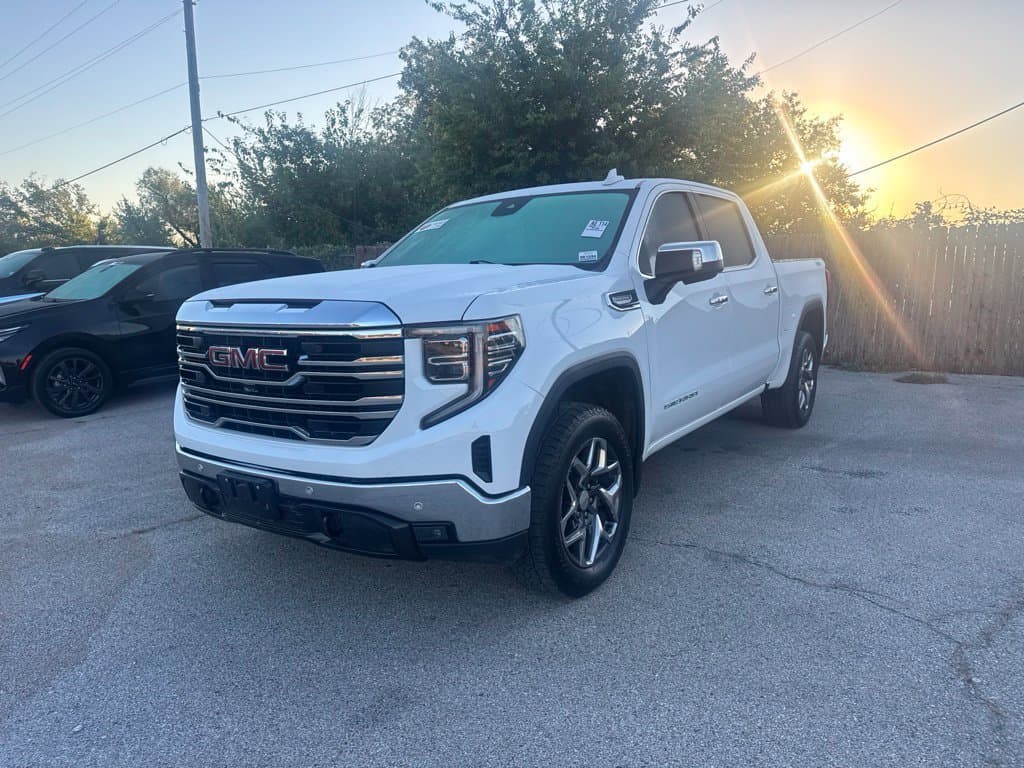 2024 GMC Sierra 1500 SLT — photo 1 of 14