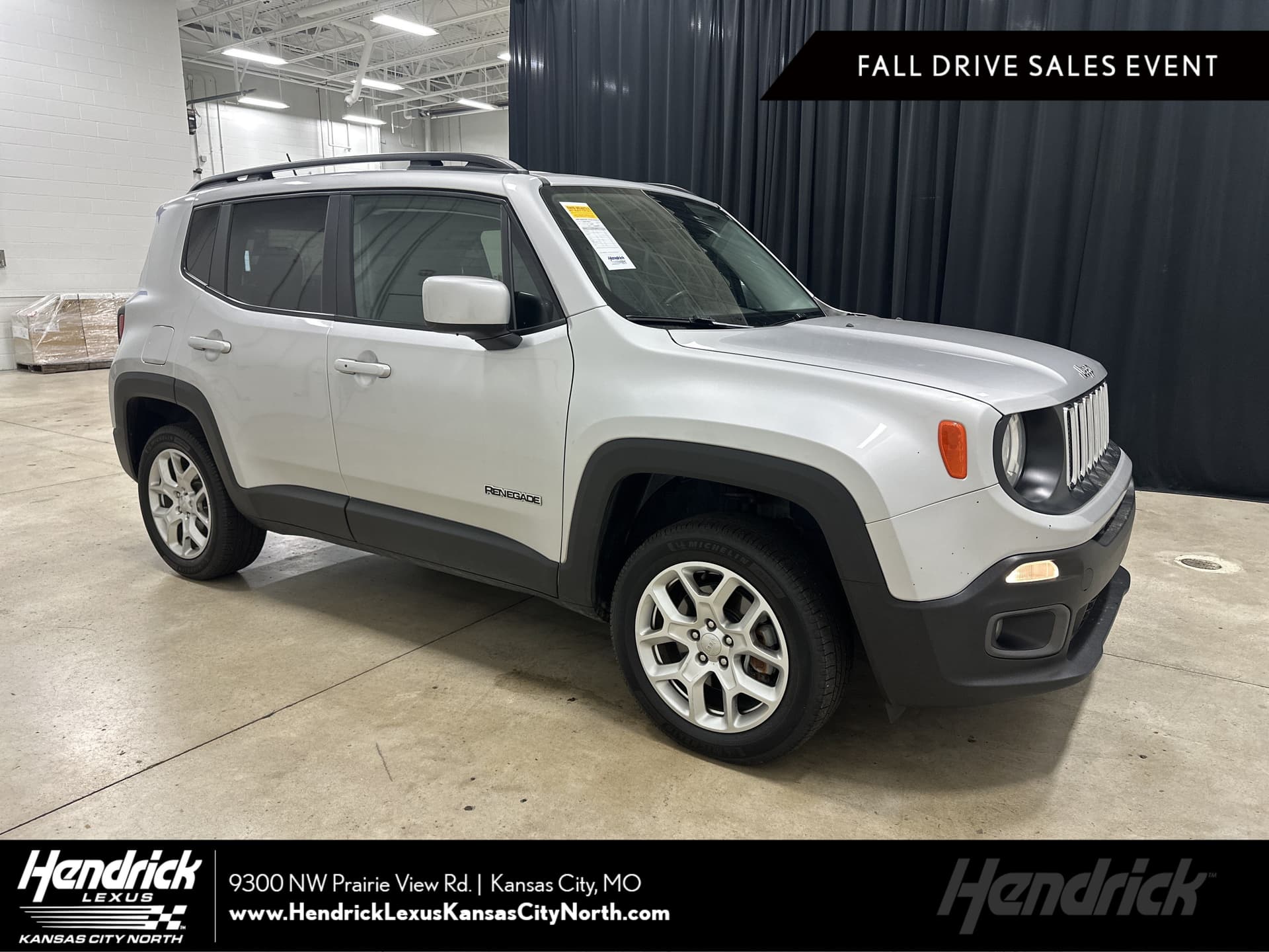 2017 Jeep Renegade Latitude — photo 1 of 36