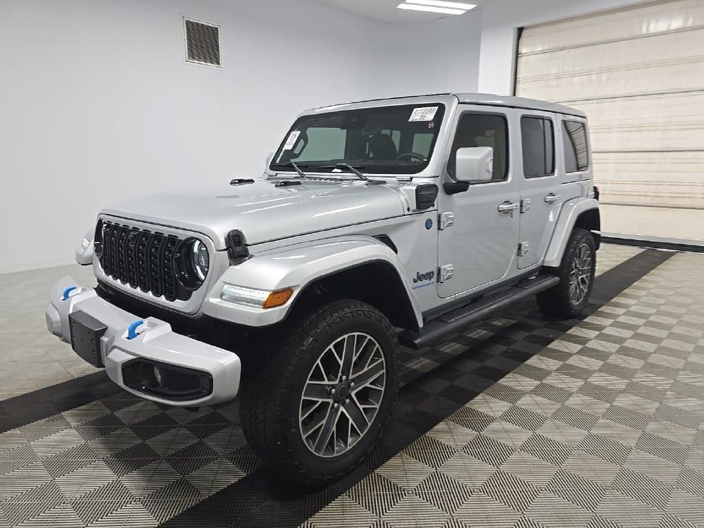2024 Jeep Wrangler Base — photo 1 of 6