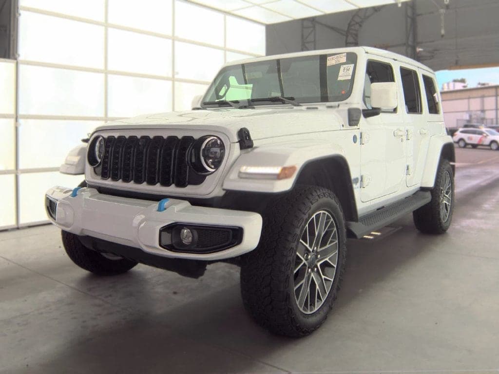 2024 Jeep Wrangler Base — photo 1 of 6