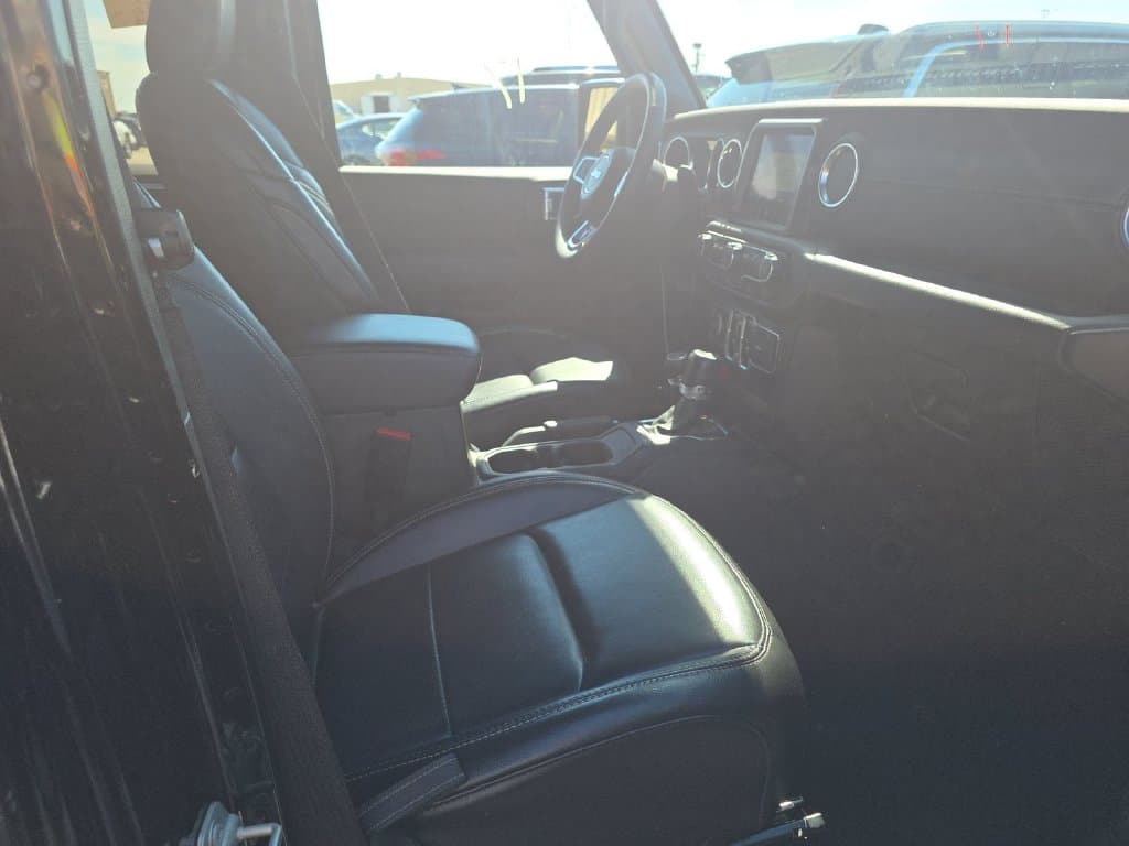 2023 Jeep Wrangler Base — photo 1 of 2