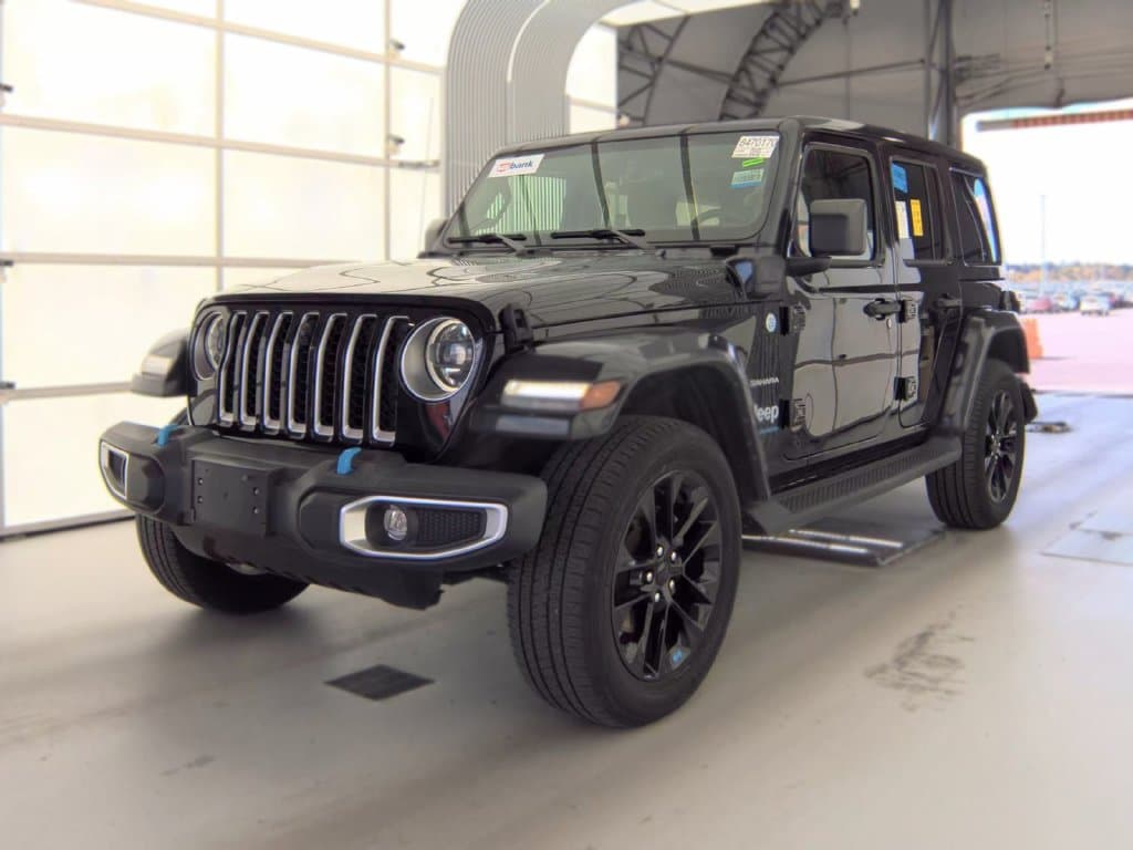 2023 Jeep Wrangler Base — photo 1 of 6